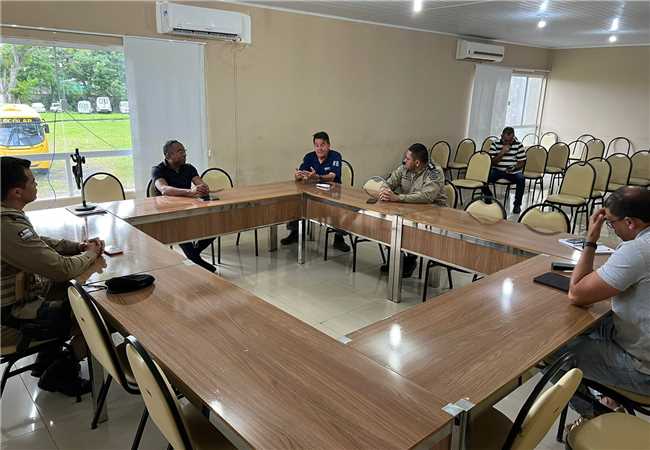 reunião; transito; obras